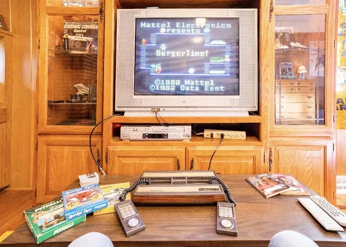 1980's Themed With Massive 80's Arcade Bed & Breakfast Winston-Salem