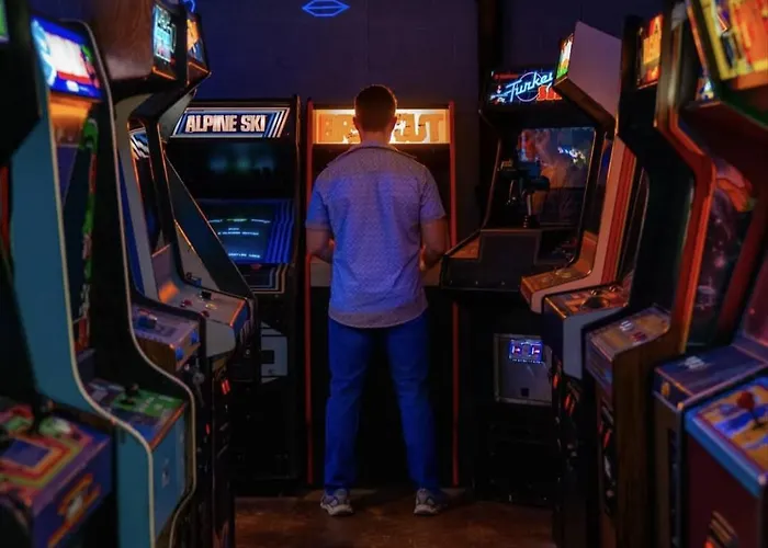 1980's Themed With Massive 80's Arcade